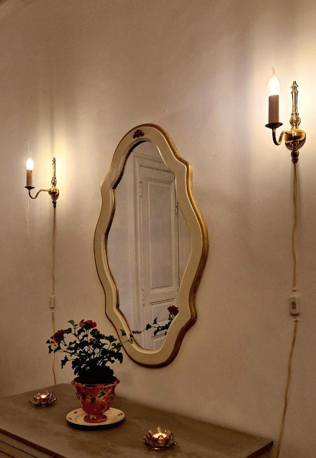 アンデューズ La Tour De Pezene Bed & Breakfast エクステリア 写真