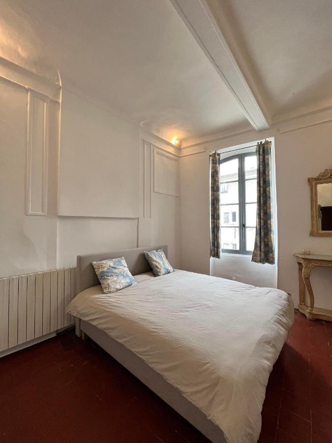 アンデューズ La Tour De Pezene Bed & Breakfast エクステリア 写真