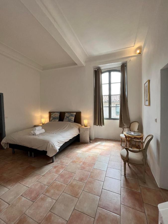 アンデューズ La Tour De Pezene Bed & Breakfast エクステリア 写真