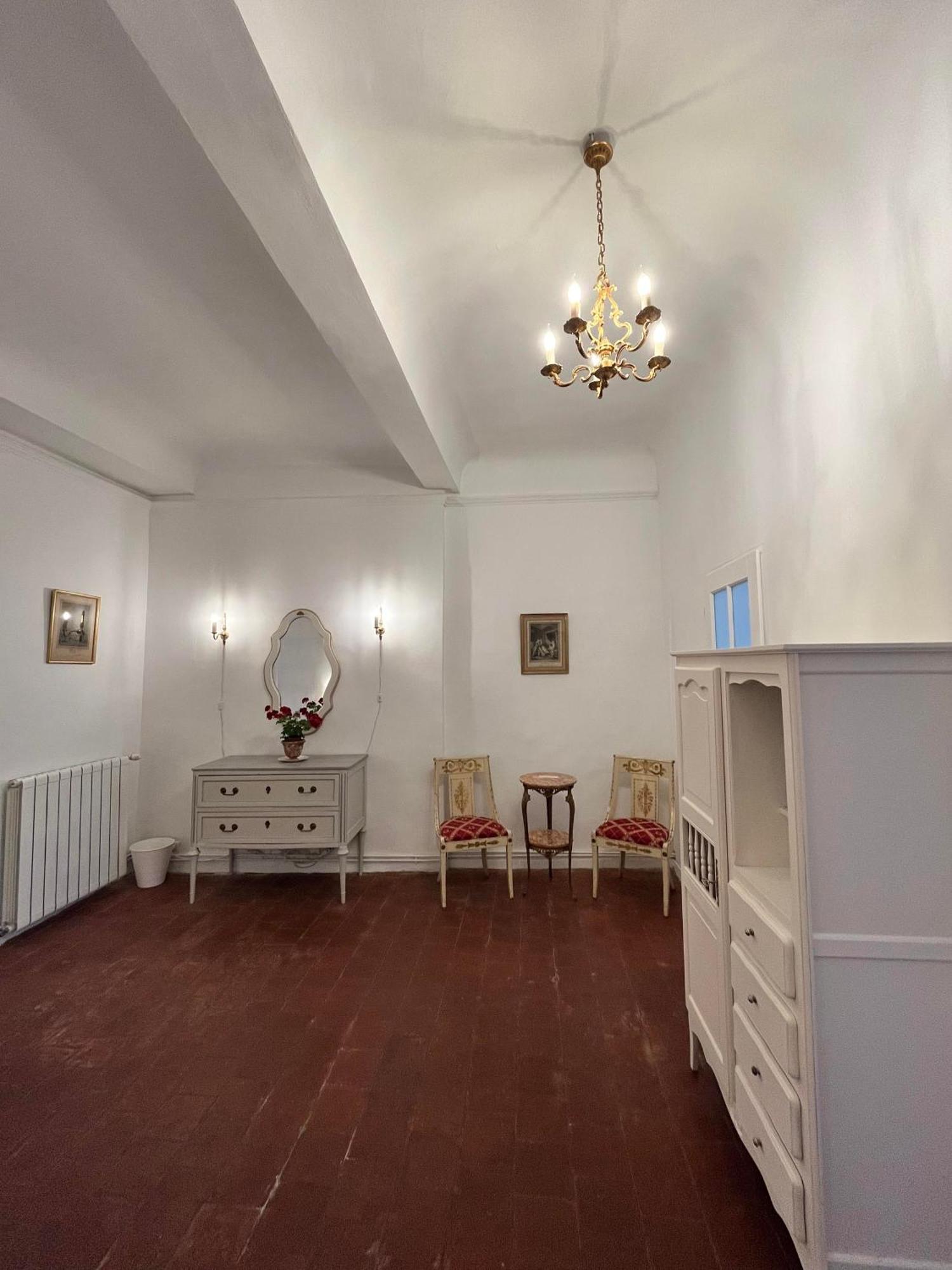 アンデューズ La Tour De Pezene Bed & Breakfast エクステリア 写真