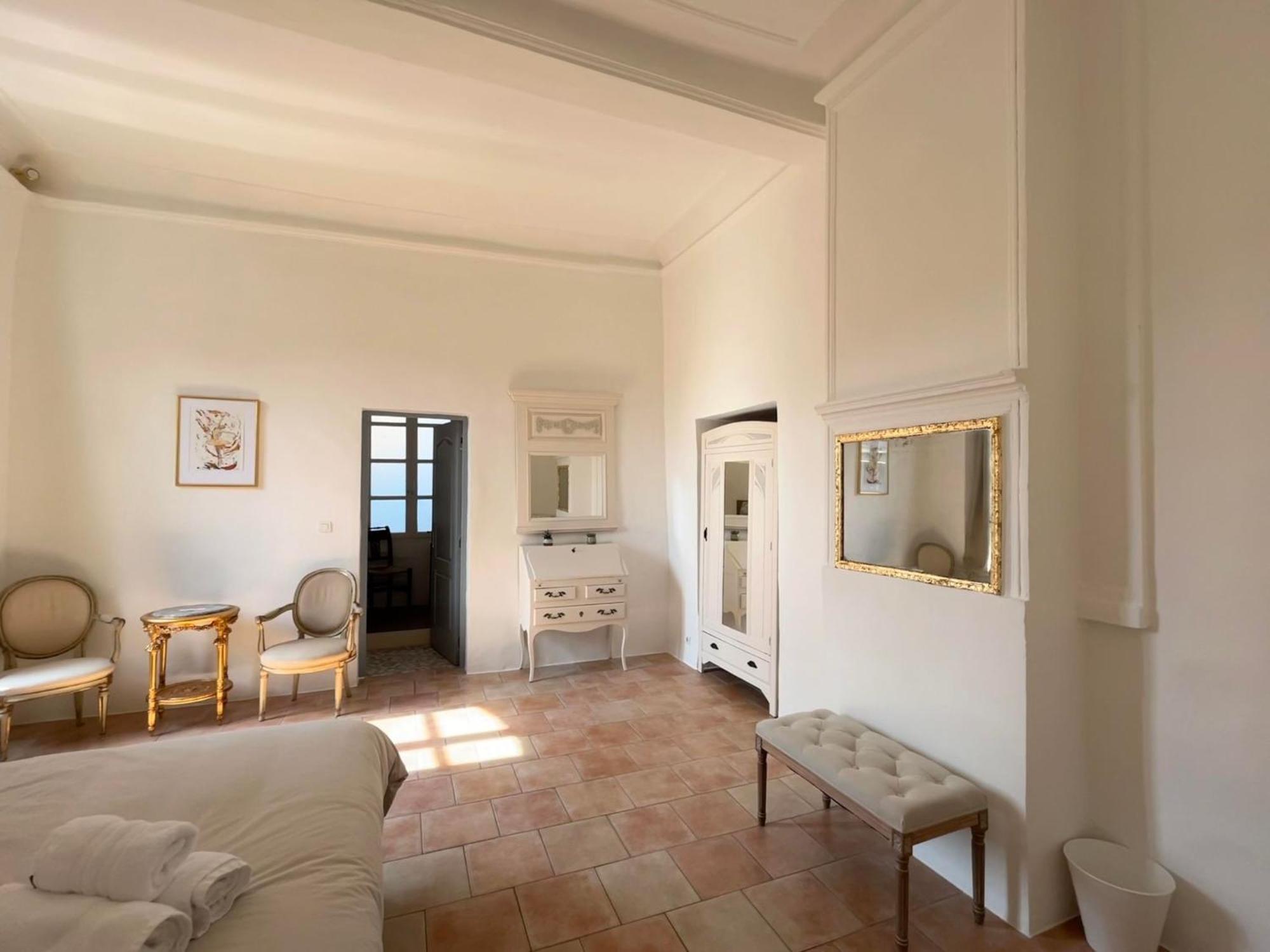 アンデューズ La Tour De Pezene Bed & Breakfast エクステリア 写真