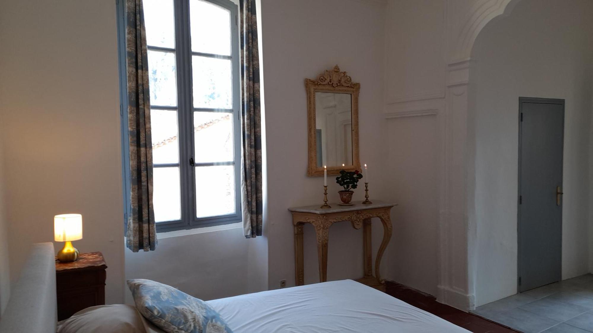 アンデューズ La Tour De Pezene Bed & Breakfast 部屋 写真