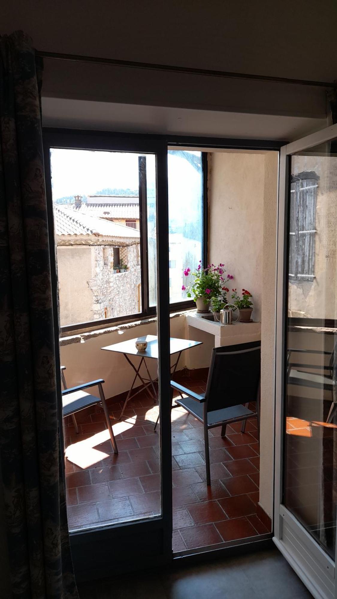 アンデューズ La Tour De Pezene Bed & Breakfast 部屋 写真