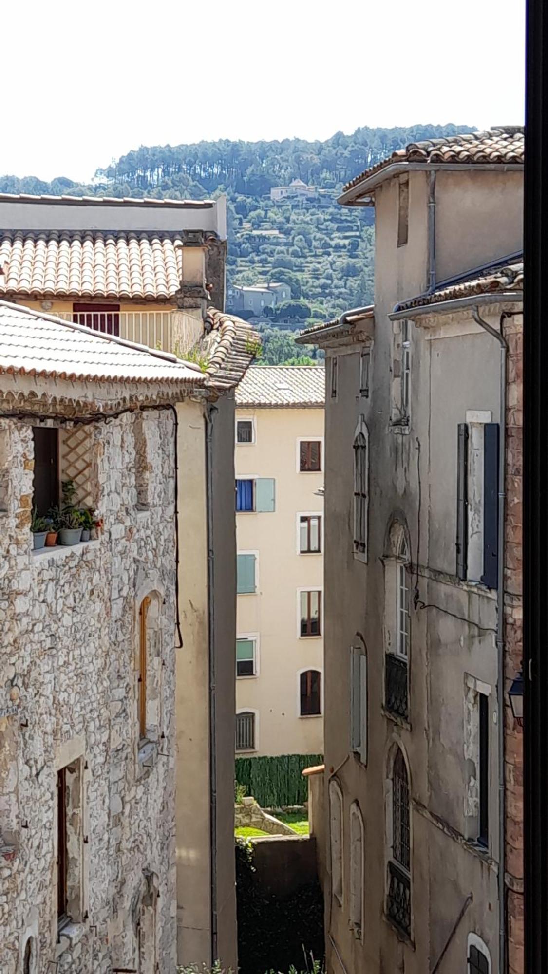 アンデューズ La Tour De Pezene Bed & Breakfast 部屋 写真