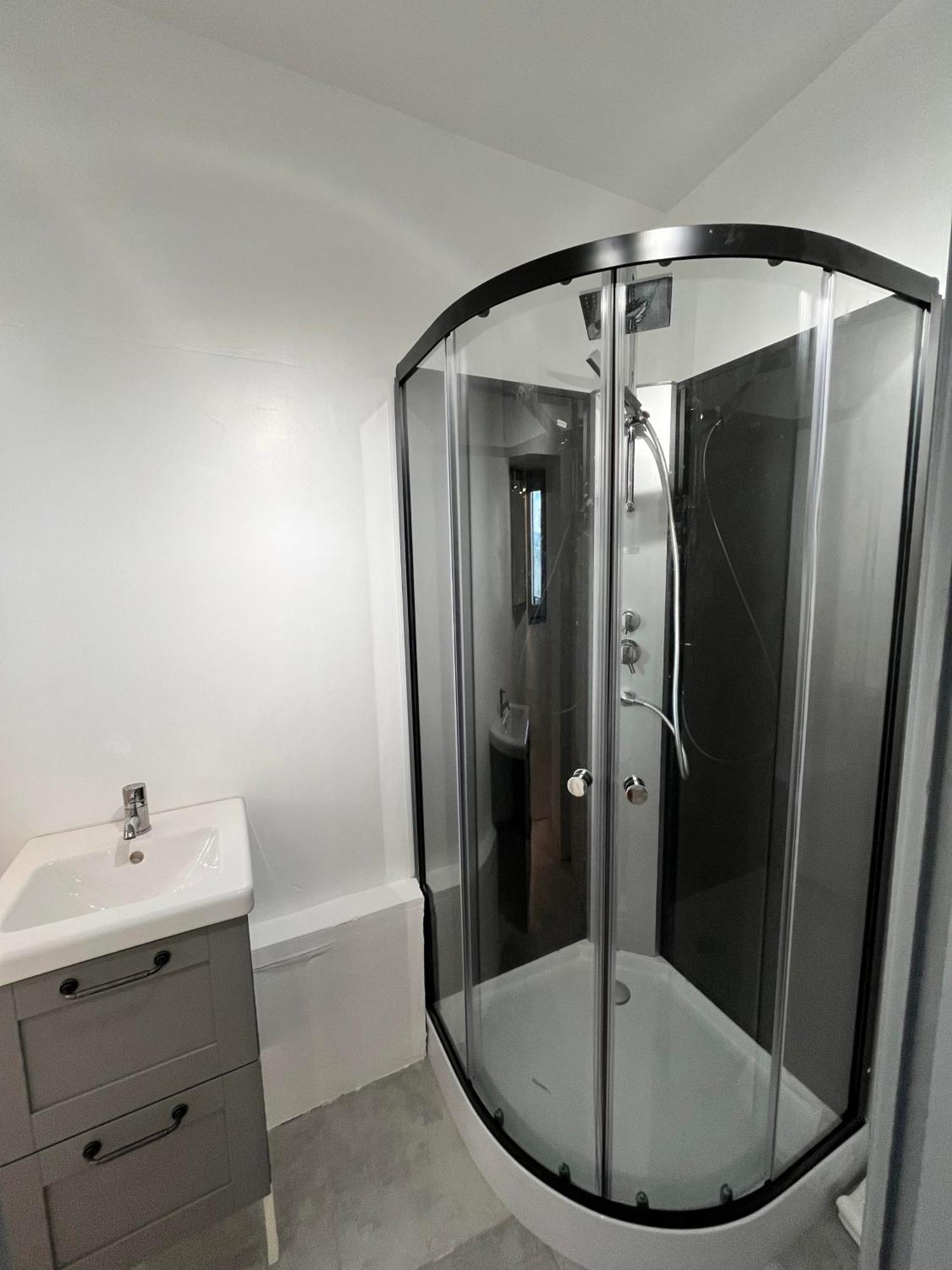 アンデューズ La Tour De Pezene Bed & Breakfast 部屋 写真
