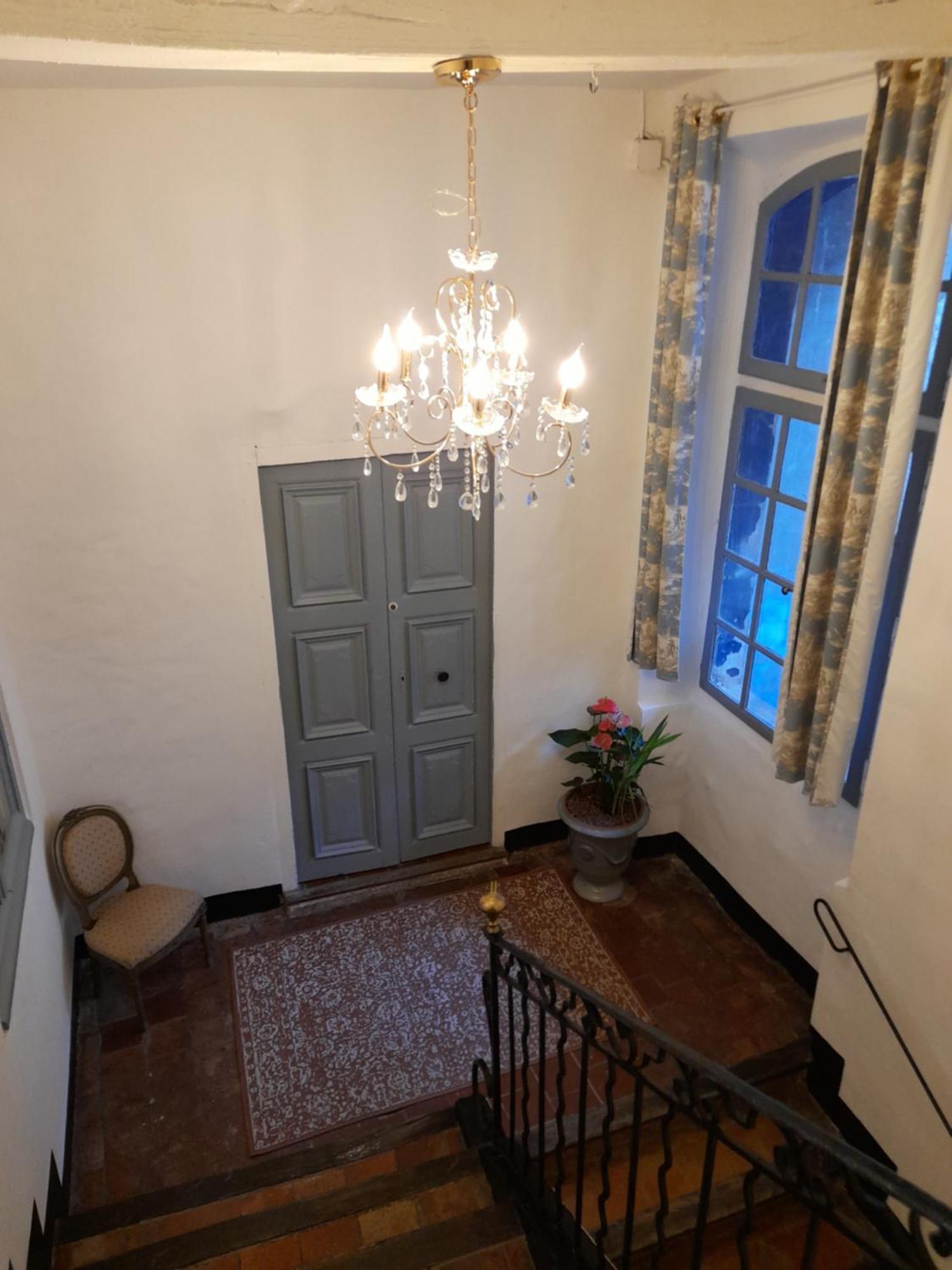 アンデューズ La Tour De Pezene Bed & Breakfast エクステリア 写真