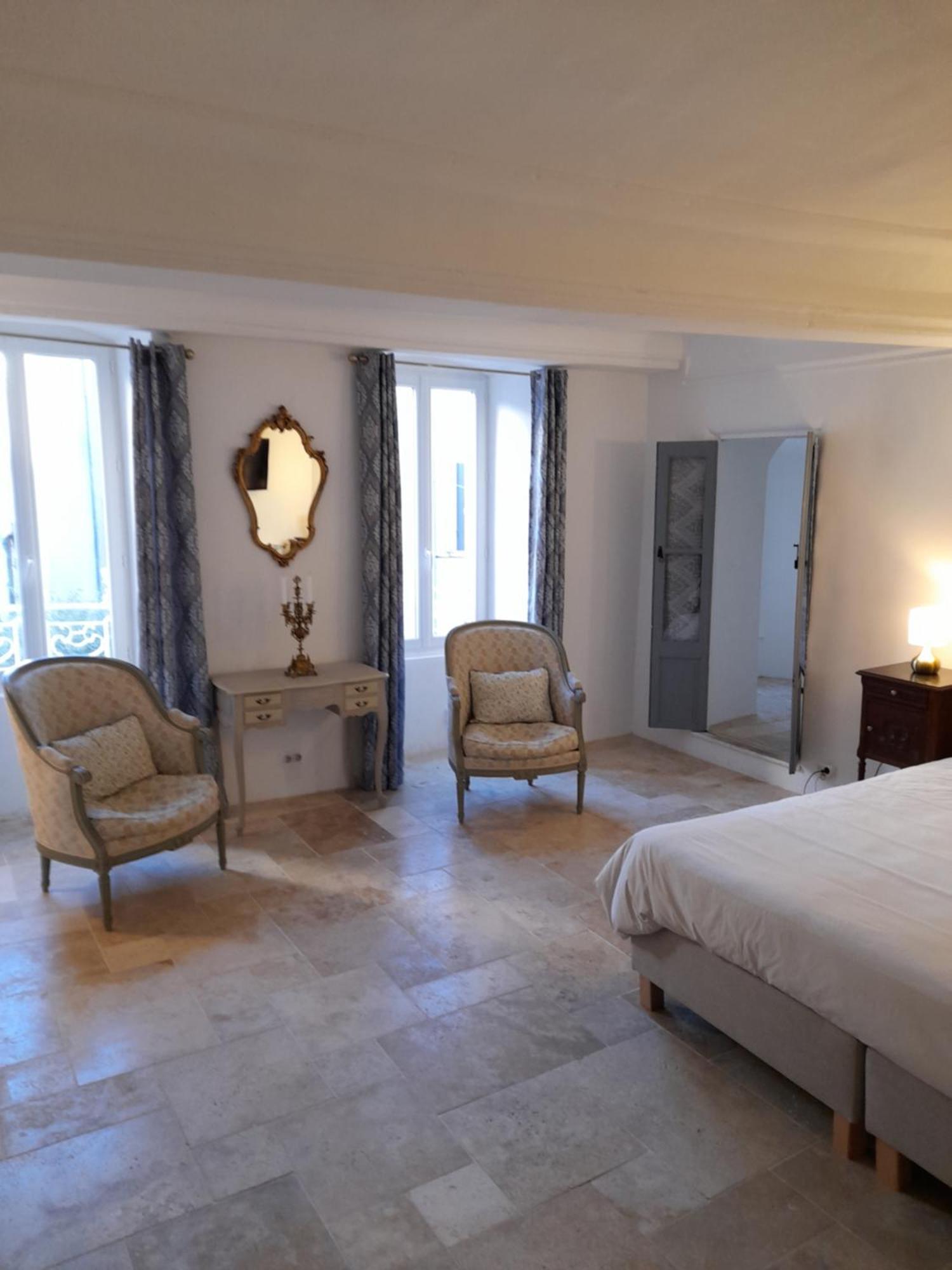 アンデューズ La Tour De Pezene Bed & Breakfast エクステリア 写真