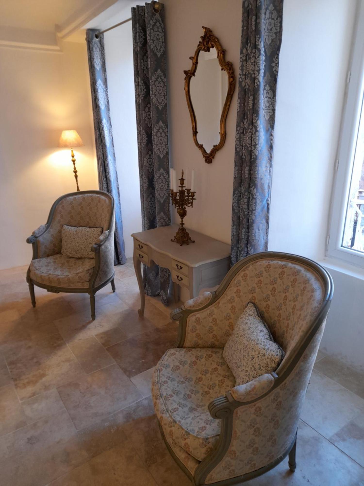 アンデューズ La Tour De Pezene Bed & Breakfast エクステリア 写真