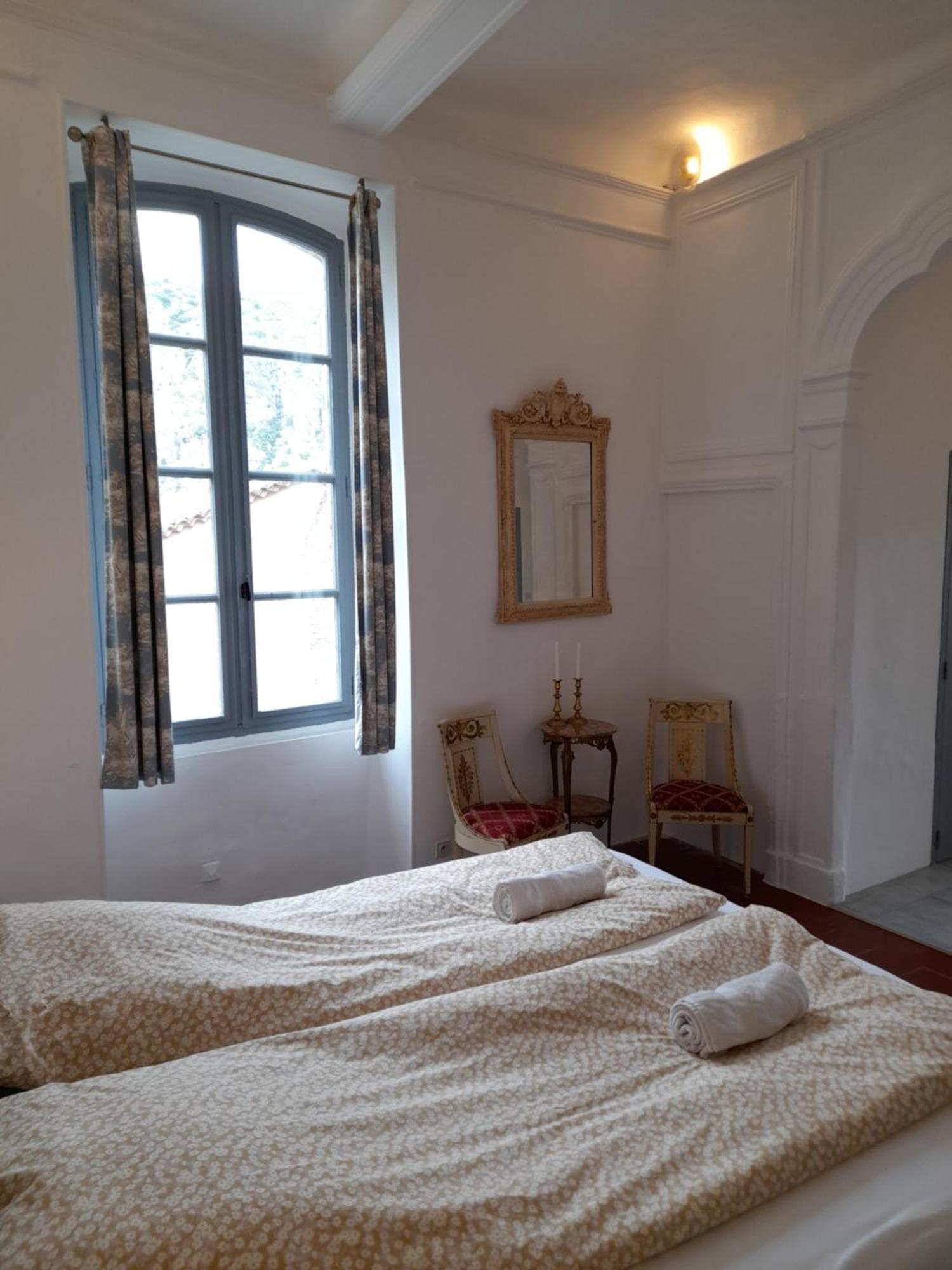 アンデューズ La Tour De Pezene Bed & Breakfast 部屋 写真