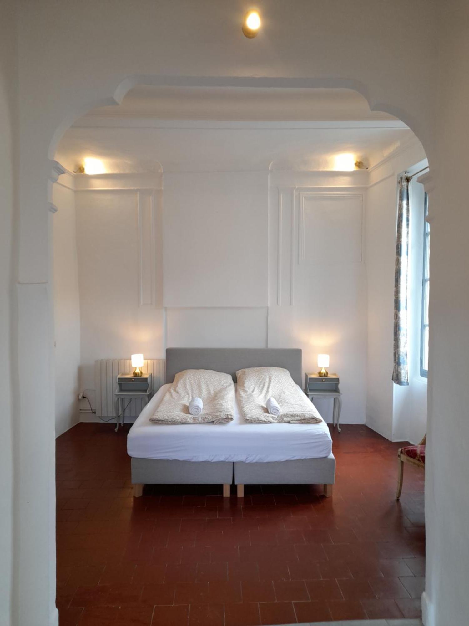 アンデューズ La Tour De Pezene Bed & Breakfast 部屋 写真