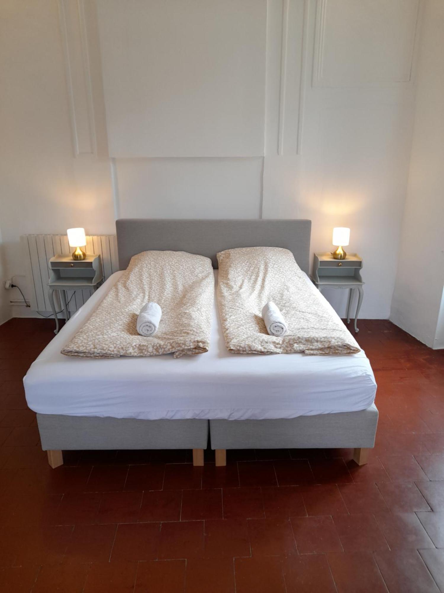 アンデューズ La Tour De Pezene Bed & Breakfast 部屋 写真
